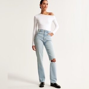 Abercrombie & Fitch Women's Light Blue Straight Leg Jeans